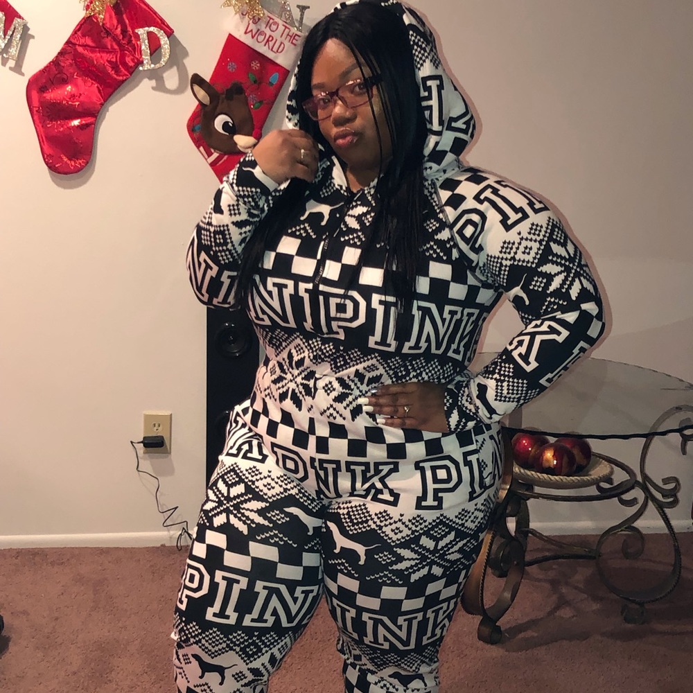 🌚Pink VS Onsie!🌚